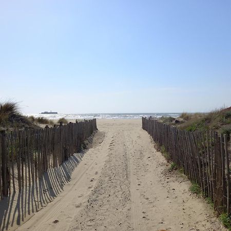 Helios 32, T2 Climatise, Parking, 500M Plage Agde Buitenkant foto